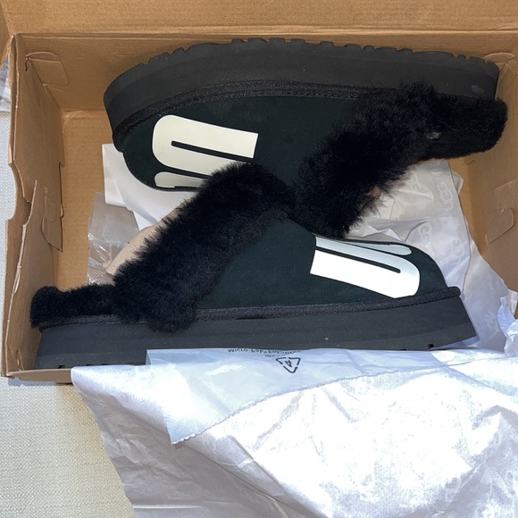 Womens Ugg disquette - size 9 like new! Sold out! - Picture 9 of 10
